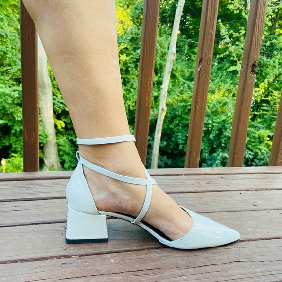 Topshop Shoes - Topshop Strappy Cream Gray Block Heels Size 10